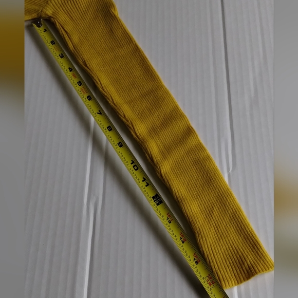 Long Sleeve Sweater - Picture 3 of 9